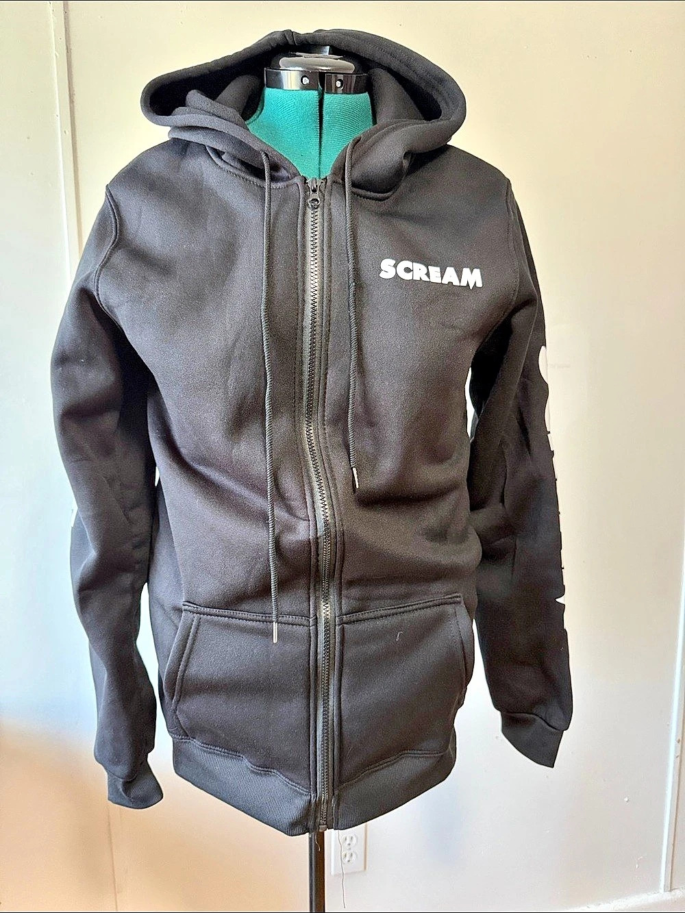 NWOT Scream Movie Poster Hoodie Ghostface Black Zip-Up Hooded Jacket